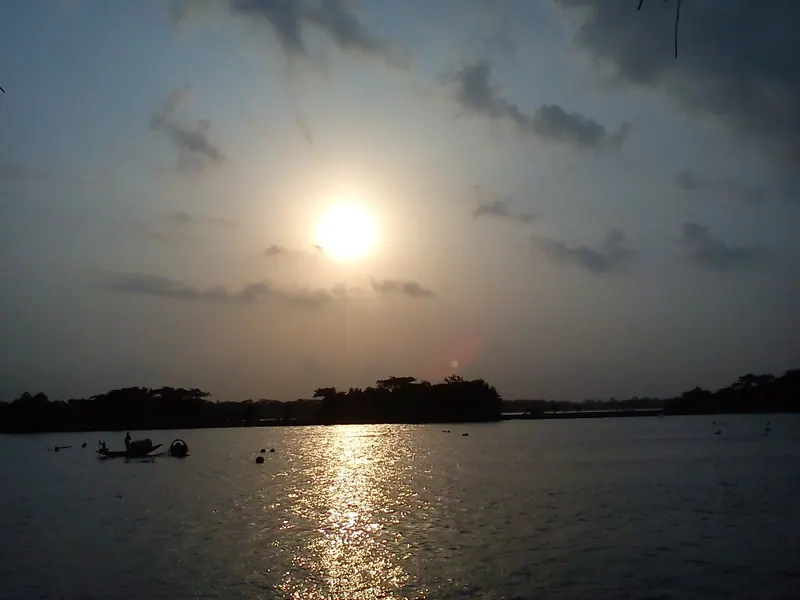 বলেশ্বর নদীর পাড়