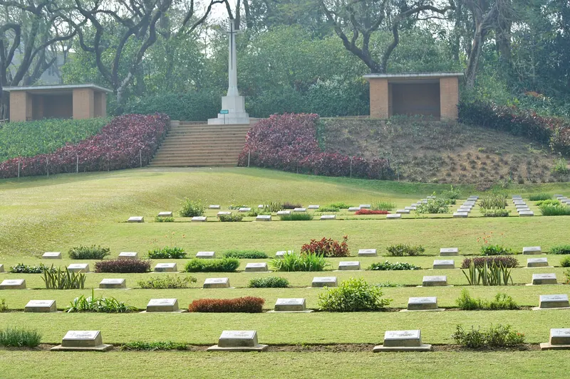 ময়নামতি ওয়ার সিমেট্রি
