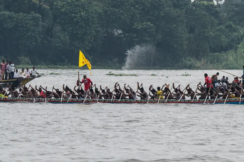 চিত্রা নদীর নৌকাবাইচ ও সুলতান মেলা