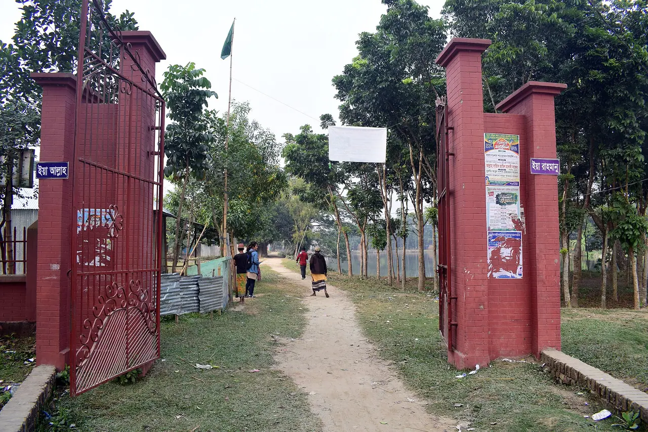 রোয়াইলবাড়ি দুর্গ
