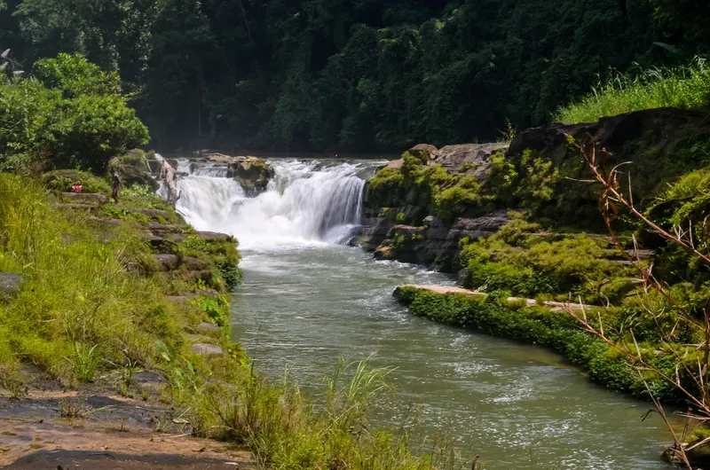 Nafakhum Waterfall