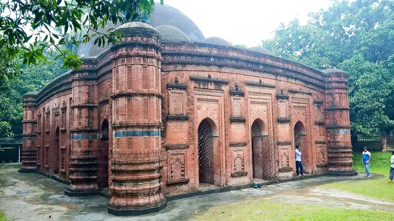 খনিয়াদিঘি মসজিদ (রাজবিবি মসজিদ)