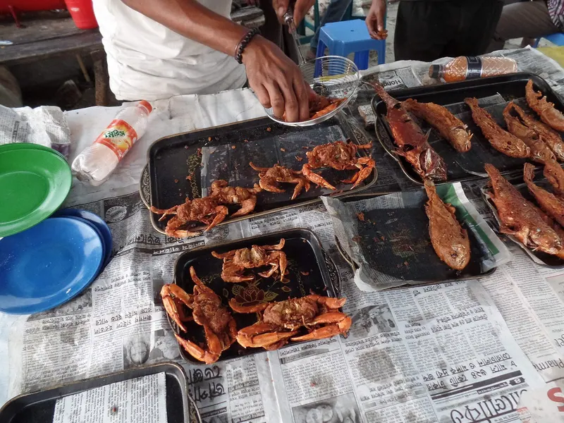 কুয়াকাটার সামুদ্রিক মাছ ভাজা