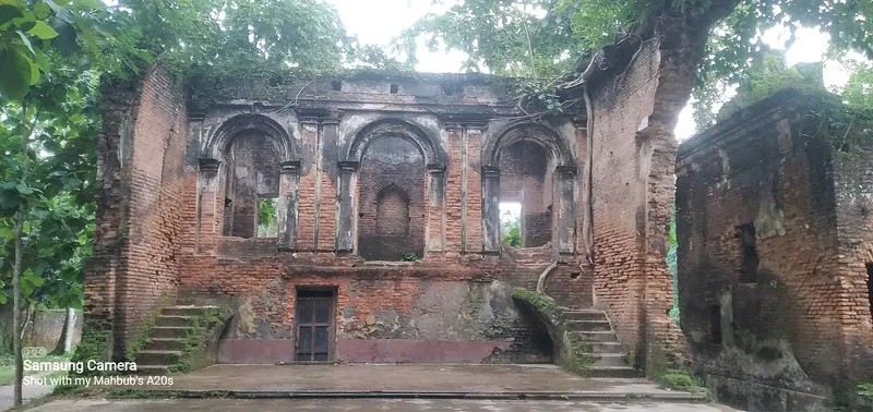 দালাল বাজার জমিদার বাড়ি